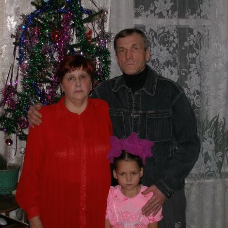 Семья Блохиных. Нина Тихоновна Блохина с супругом Валерием и внучкой